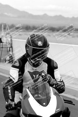 media/Mar-20-2023-Moto Forza (Mon) [[d0bbc59e78]]/Around the Pits/